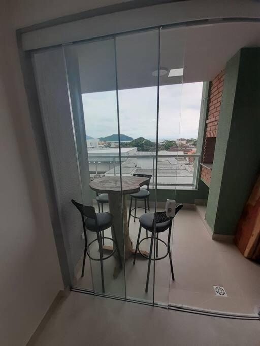 Ape A 250 Metros Da Praia Do Pereque Acu Em Ubatuba